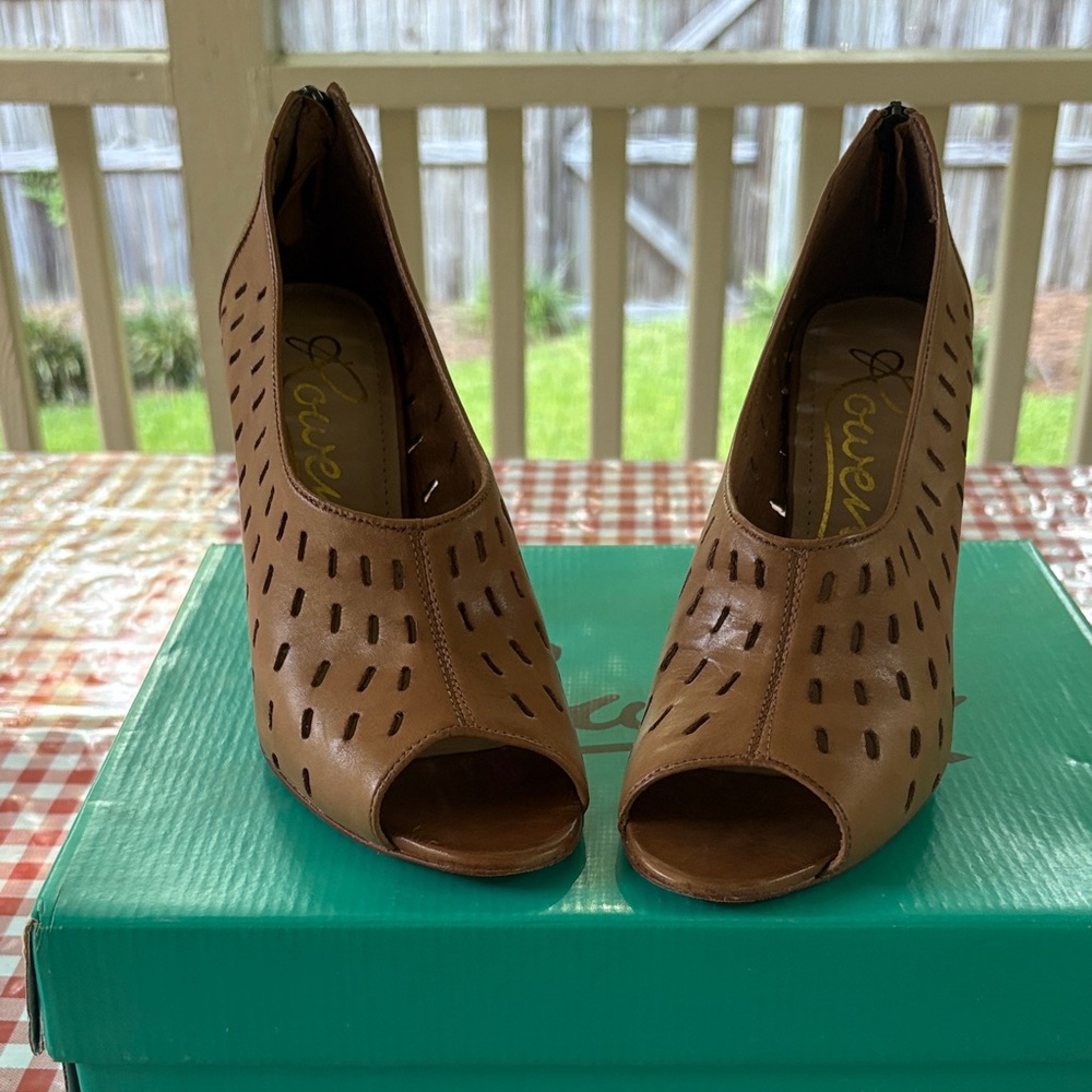 Rowen Karlie Tortora heels